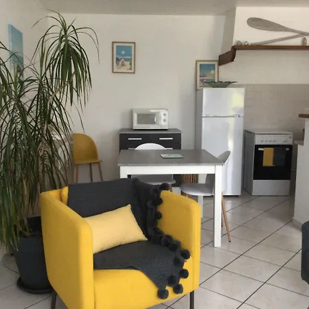 Maison De