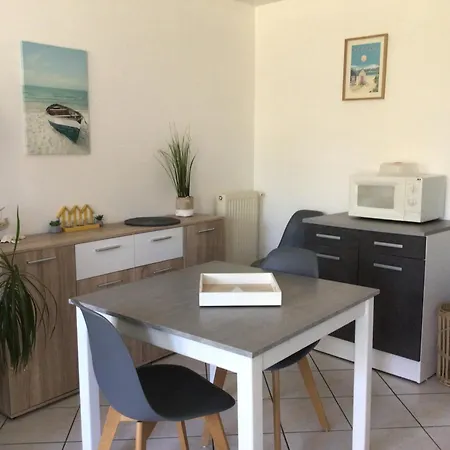 Maison De *