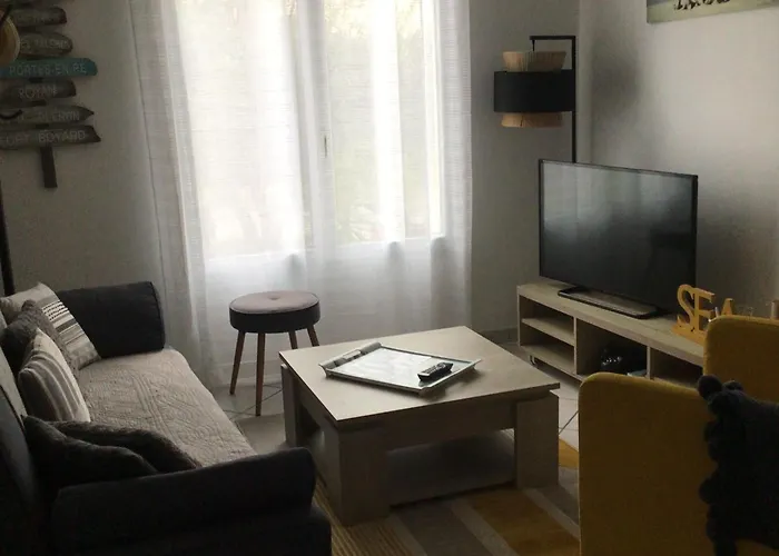 Holiday home Maison De *